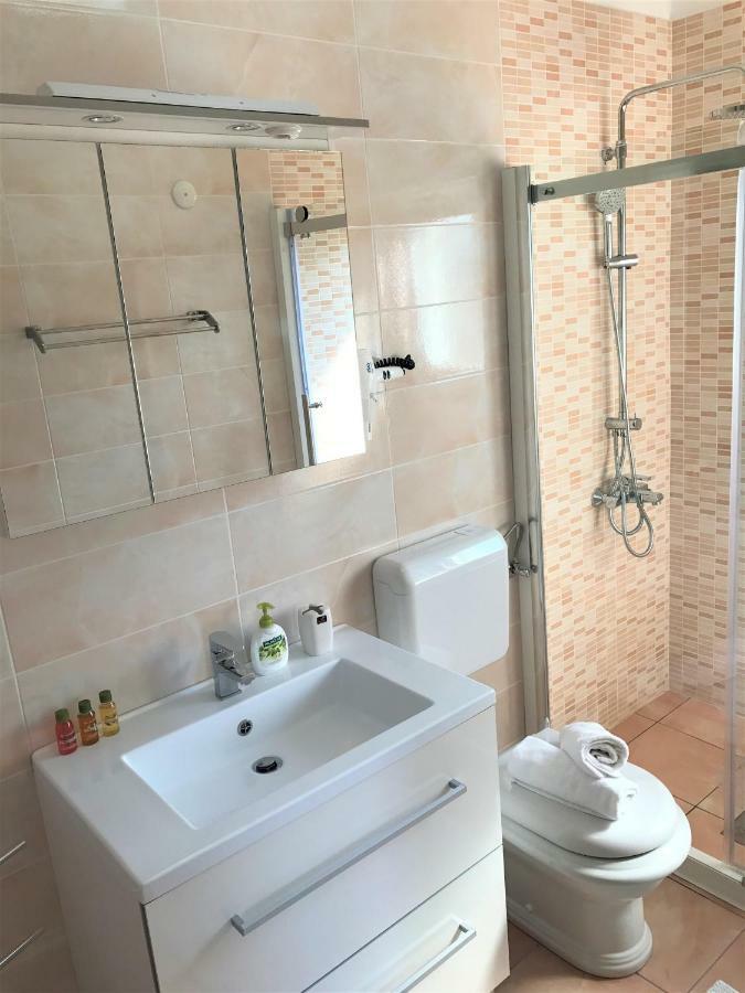 Apartmani Fortuna Lumbarda Eksteriør billede