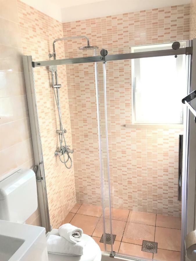 Apartmani Fortuna Lumbarda Eksteriør billede