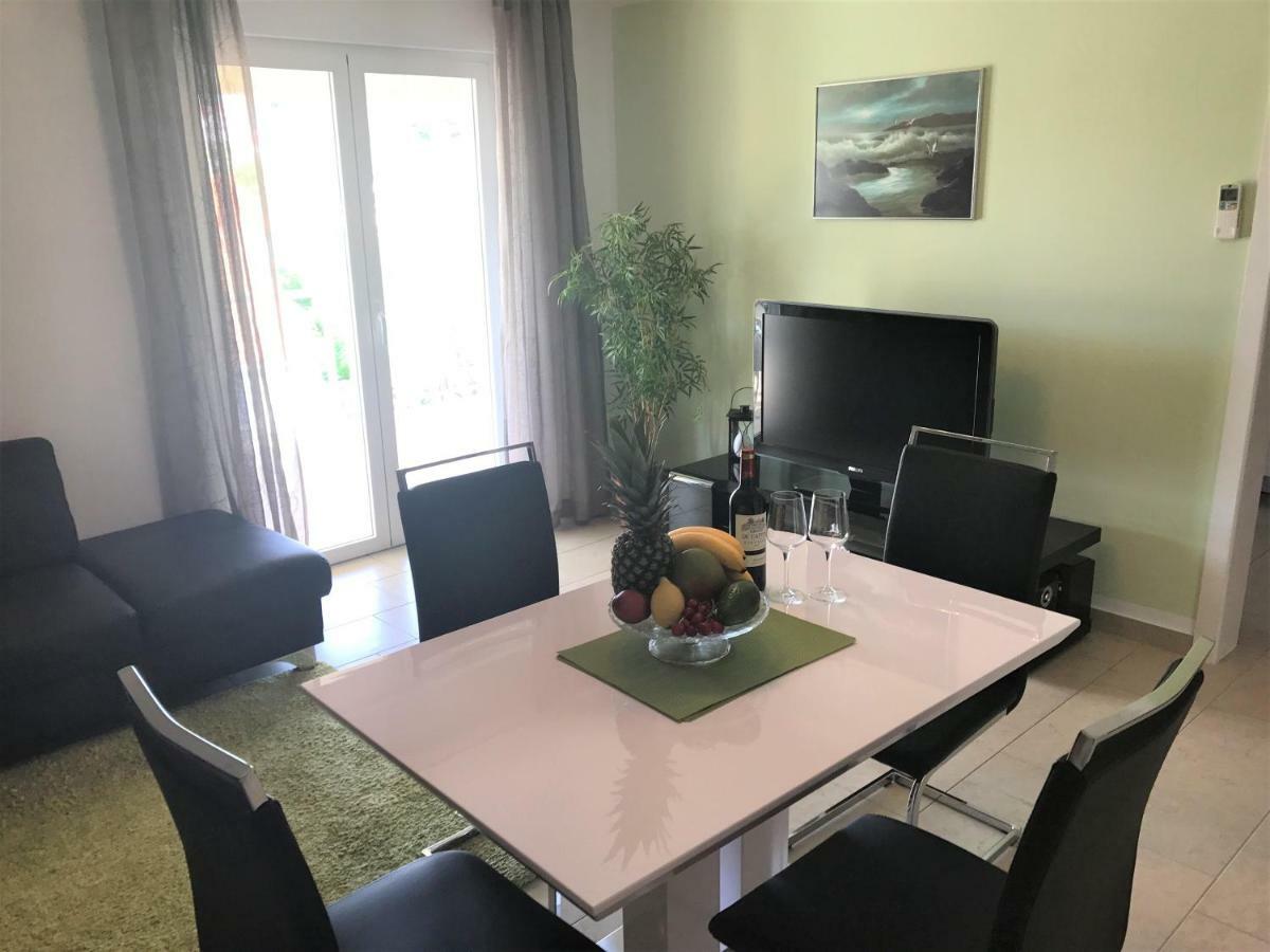 Apartmani Fortuna Lumbarda Eksteriør billede